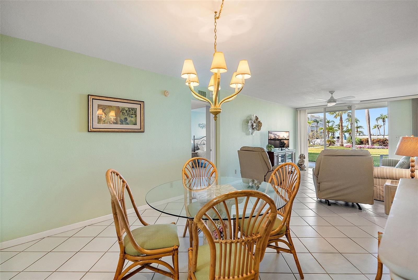 Listing photo id 6 for 6021 Bahia Del Mar Circle 137