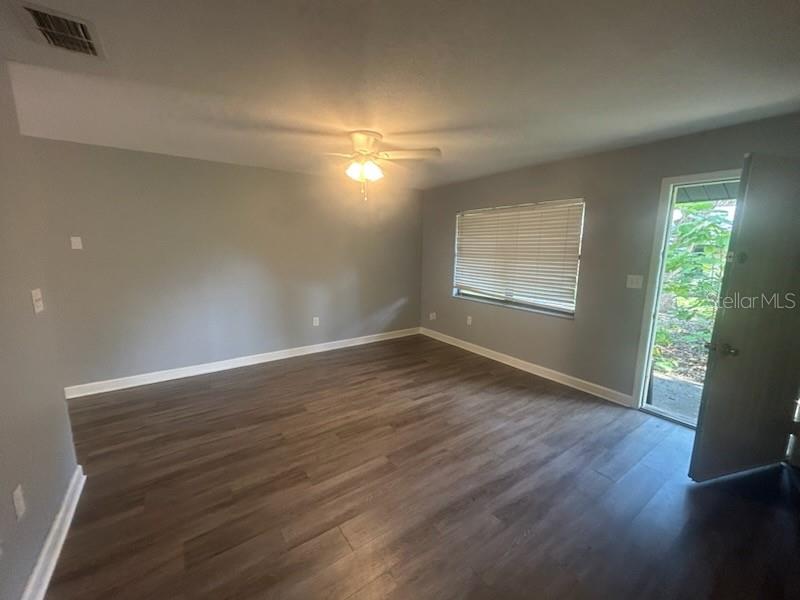 Image 3 of 15 For 427 6th Avenue Ne B