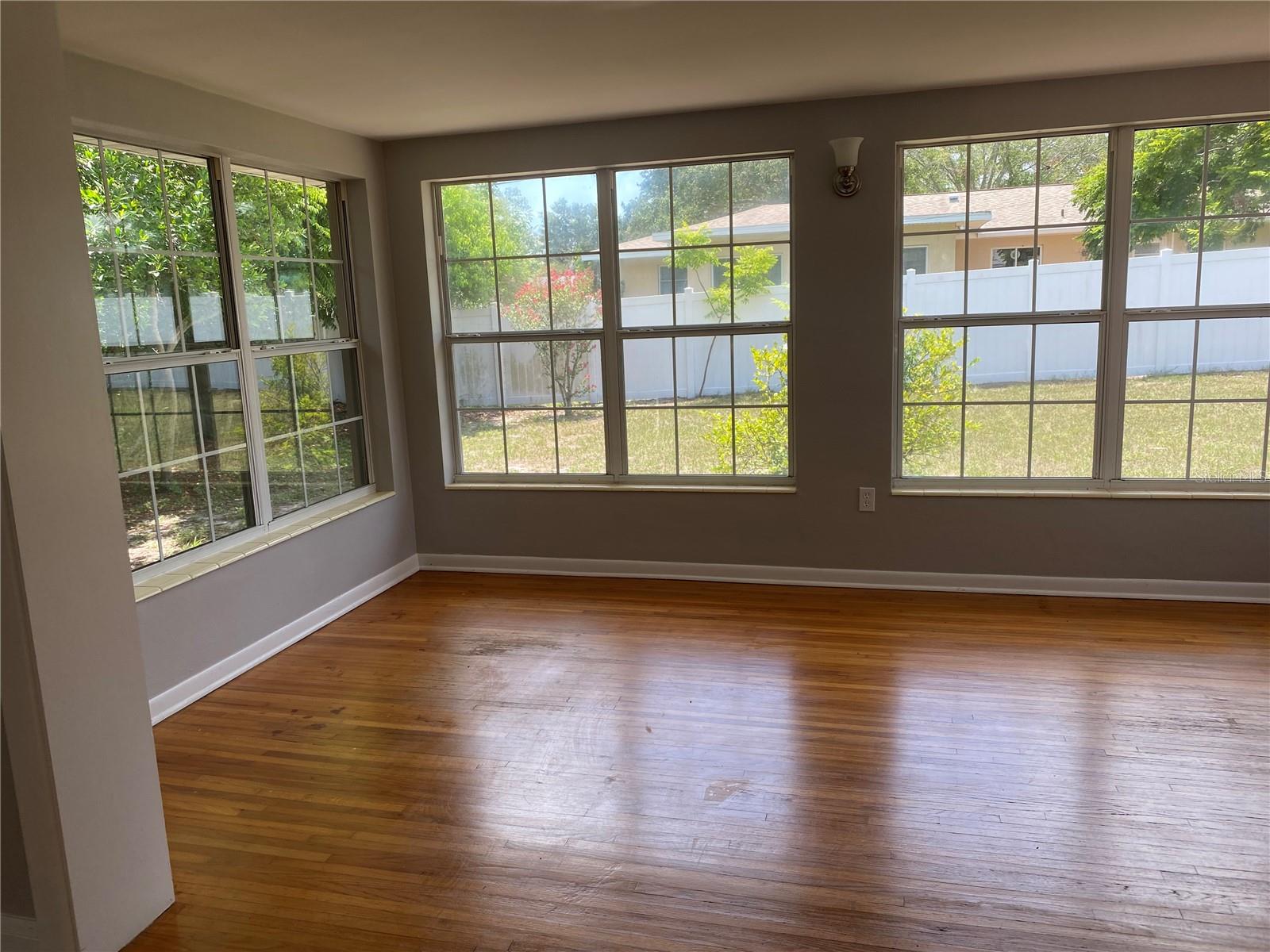 Image 4 of 25 For 1100 Woodley Road