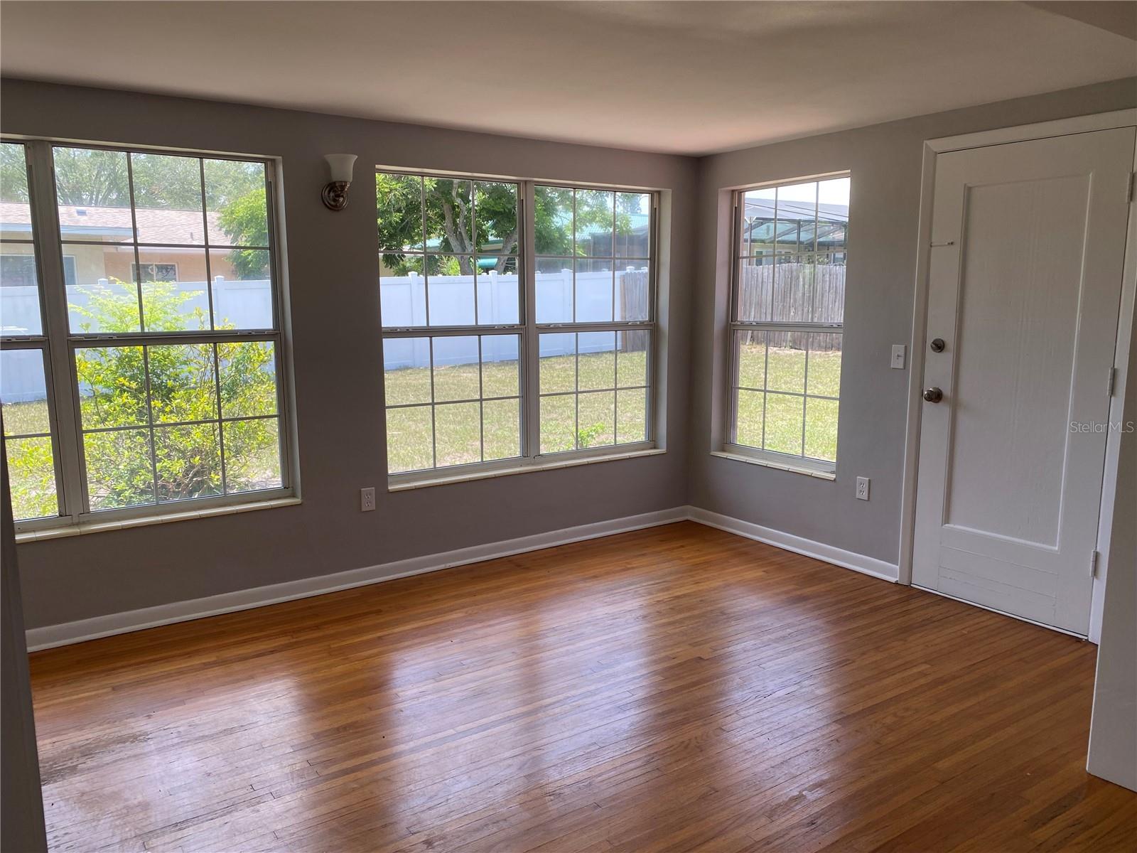 Image 5 of 25 For 1100 Woodley Road