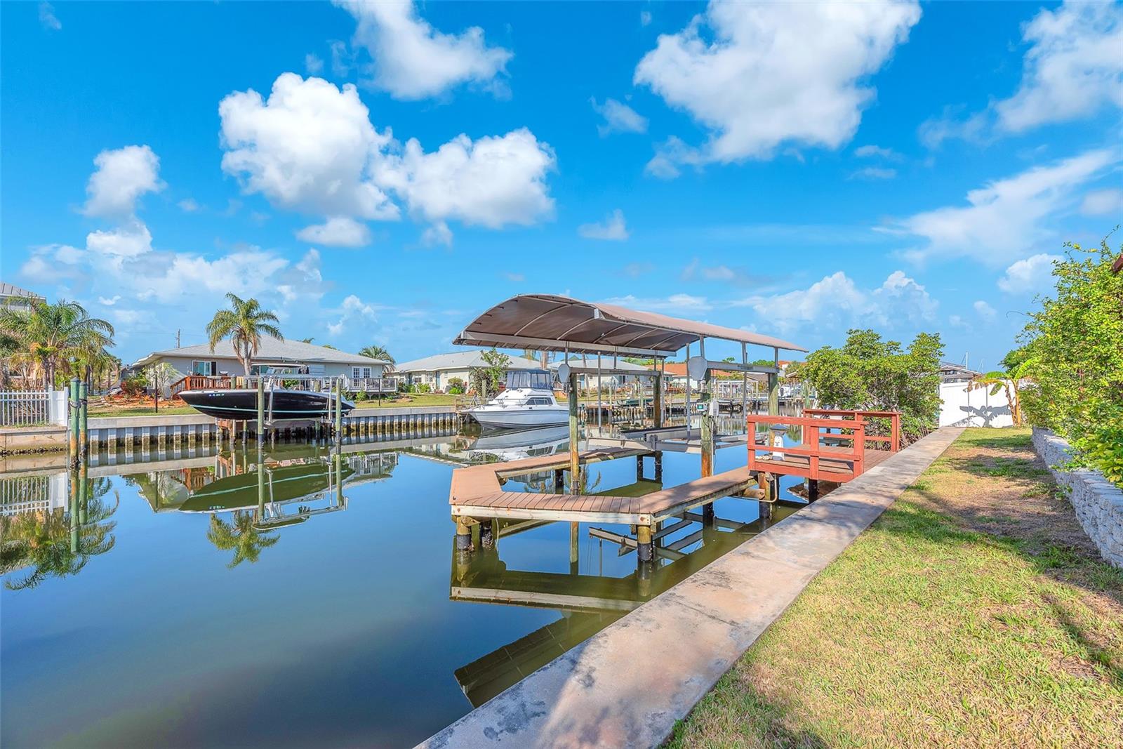 Image 7 of 33 For 1012 Spindle Palm Way