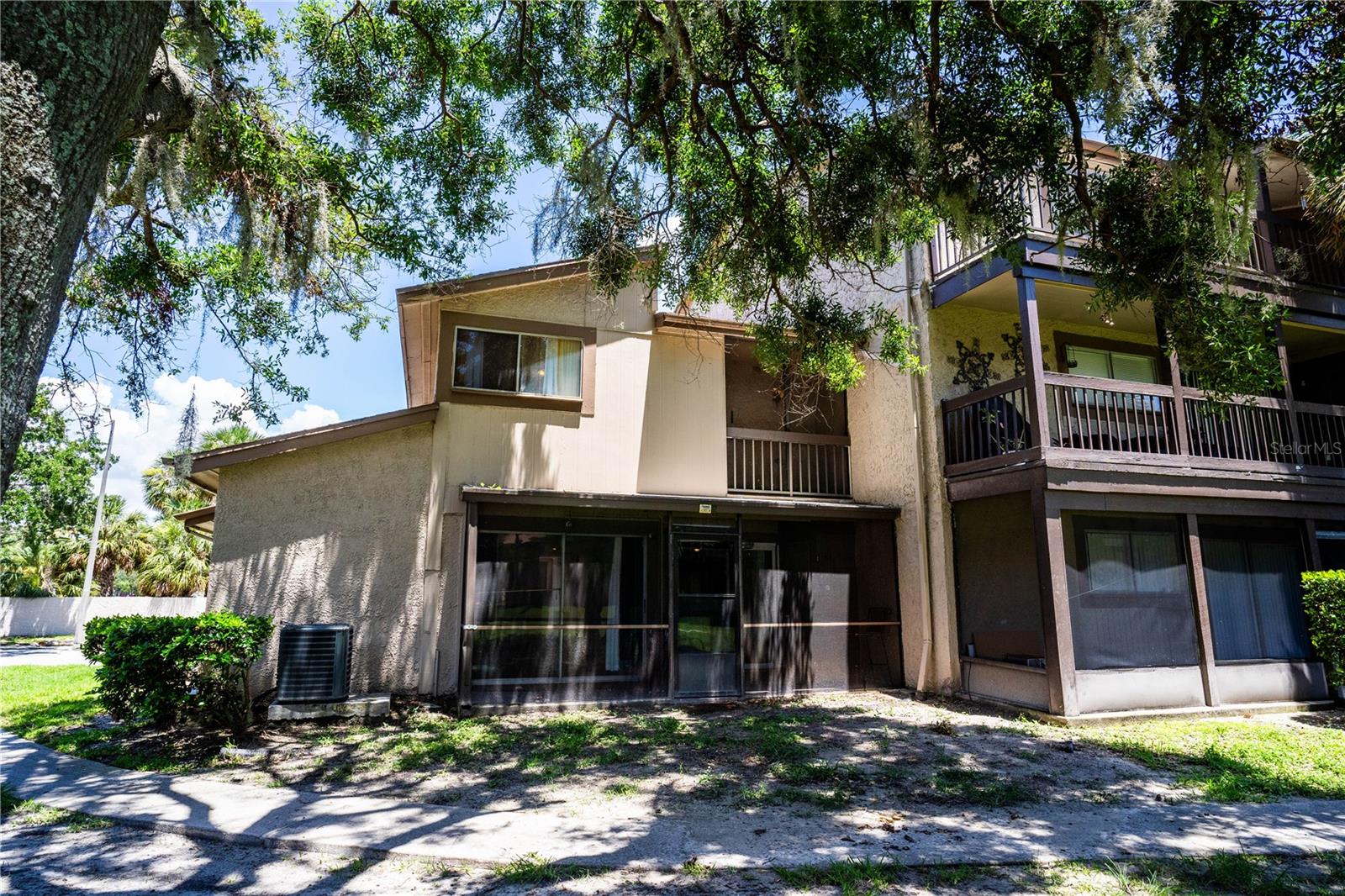 Image 19 of 23 For 6338 Newtown Circle 38a6