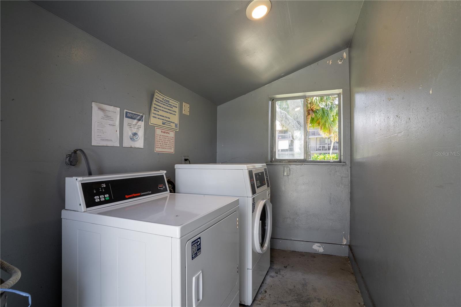 Image 21 of 23 For 6338 Newtown Circle 38a6