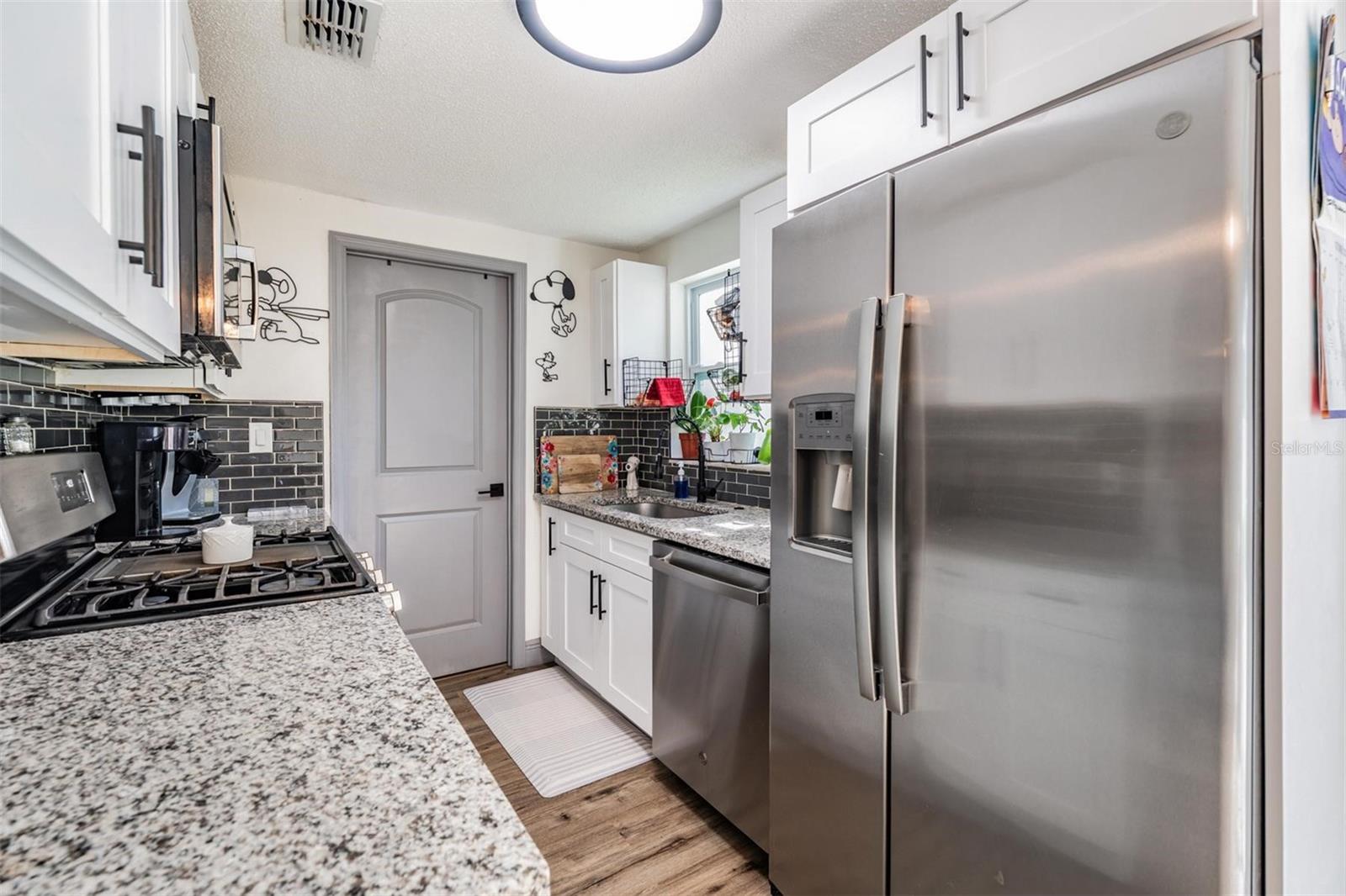 Image 6 of 32 For 1116 Beachwood Avenue