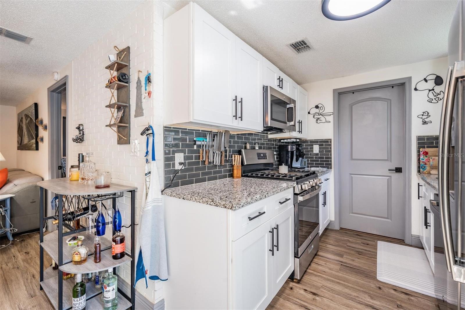 Image 7 of 32 For 1116 Beachwood Avenue