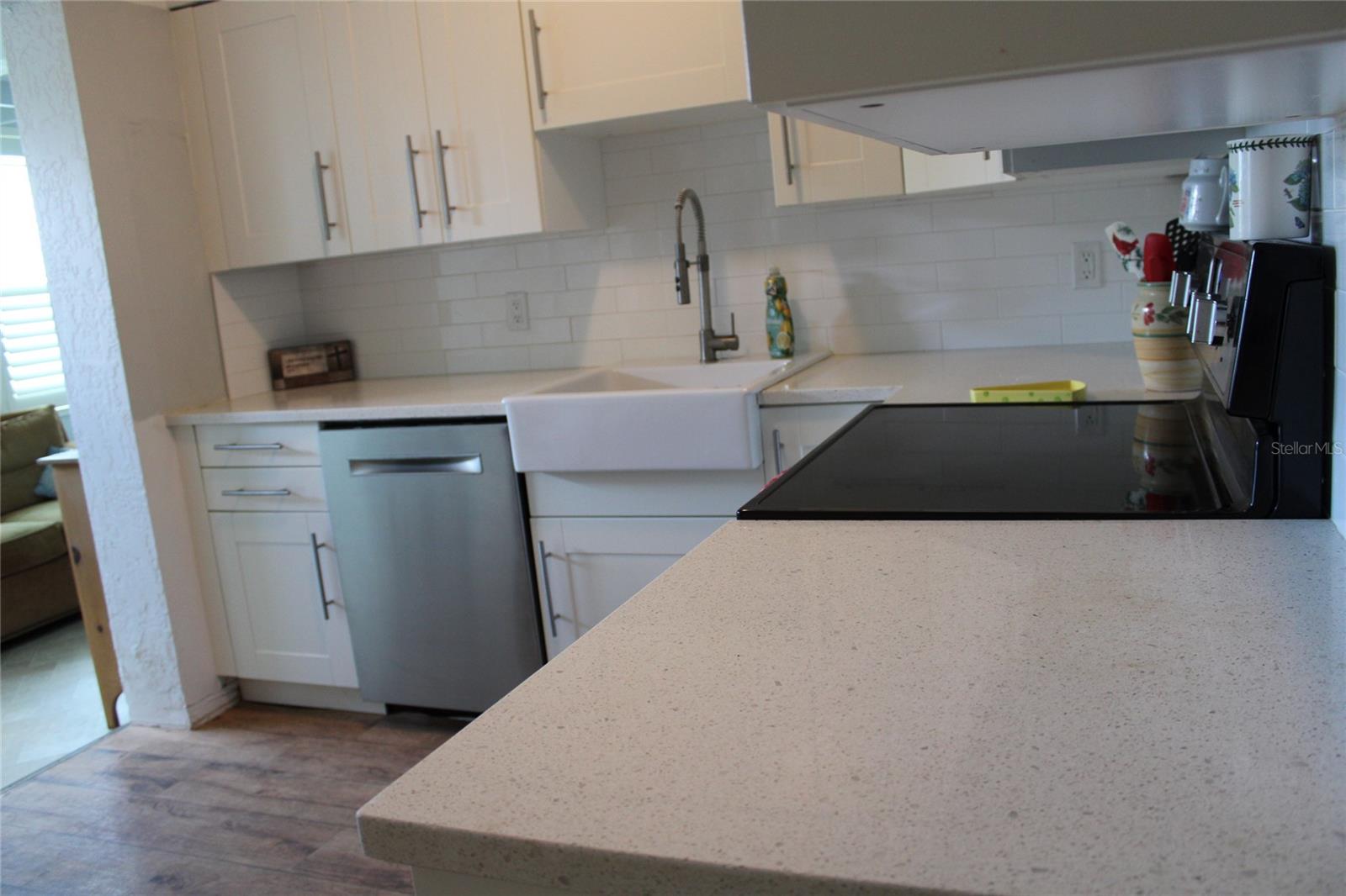 Image 10 of 42 For 2454 Australia Way E 10