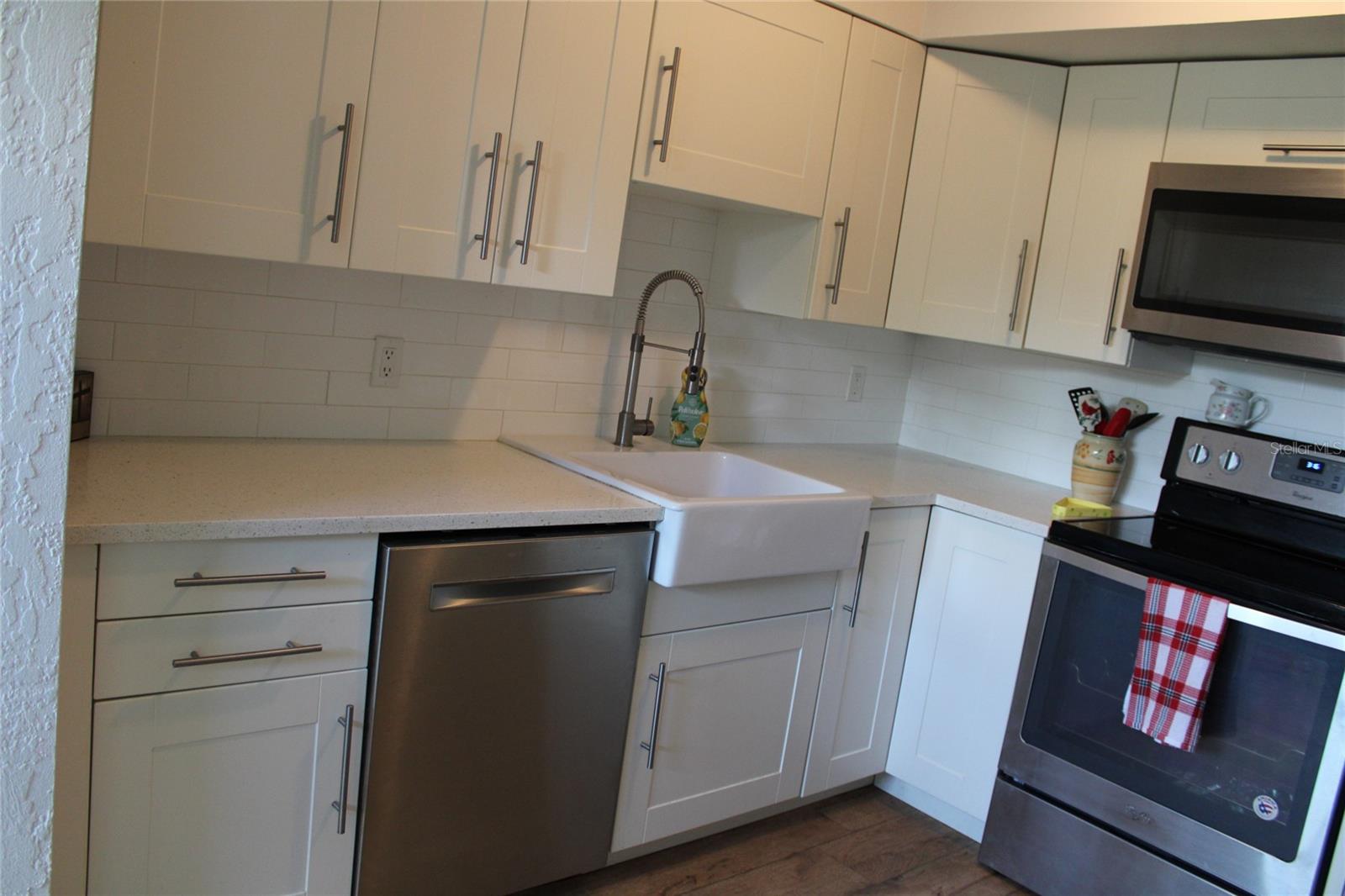 Image 11 of 42 For 2454 Australia Way E 10