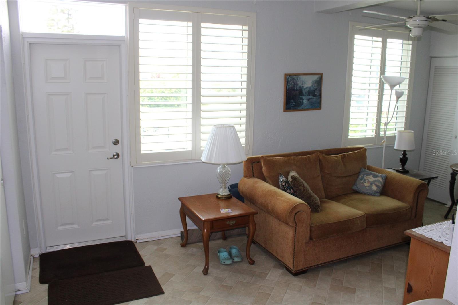 Image 16 of 42 For 2454 Australia Way E 10
