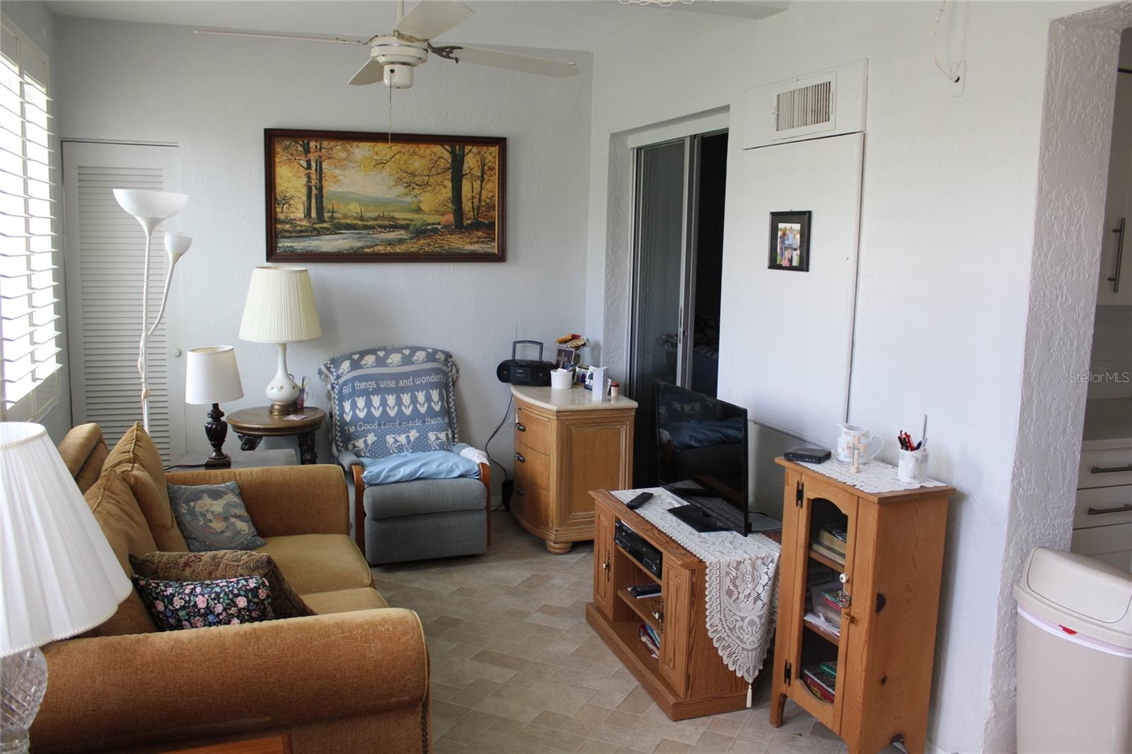 Image 17 of 42 For 2454 Australia Way E 10