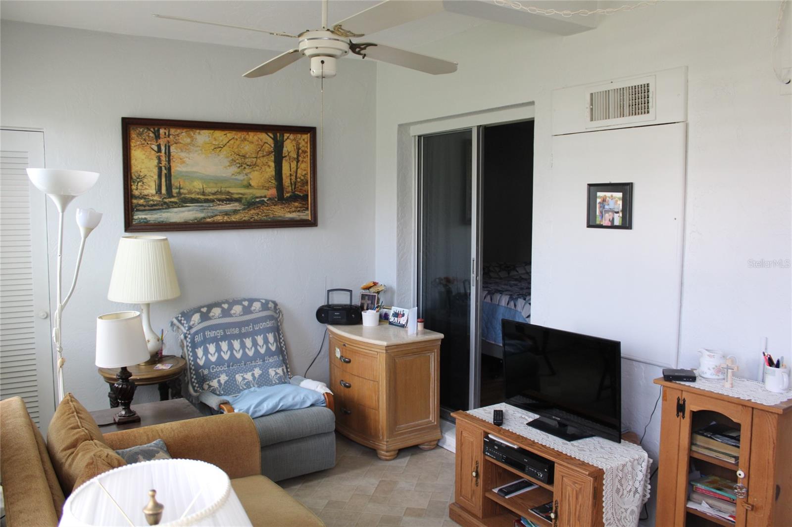 Image 18 of 42 For 2454 Australia Way E 10