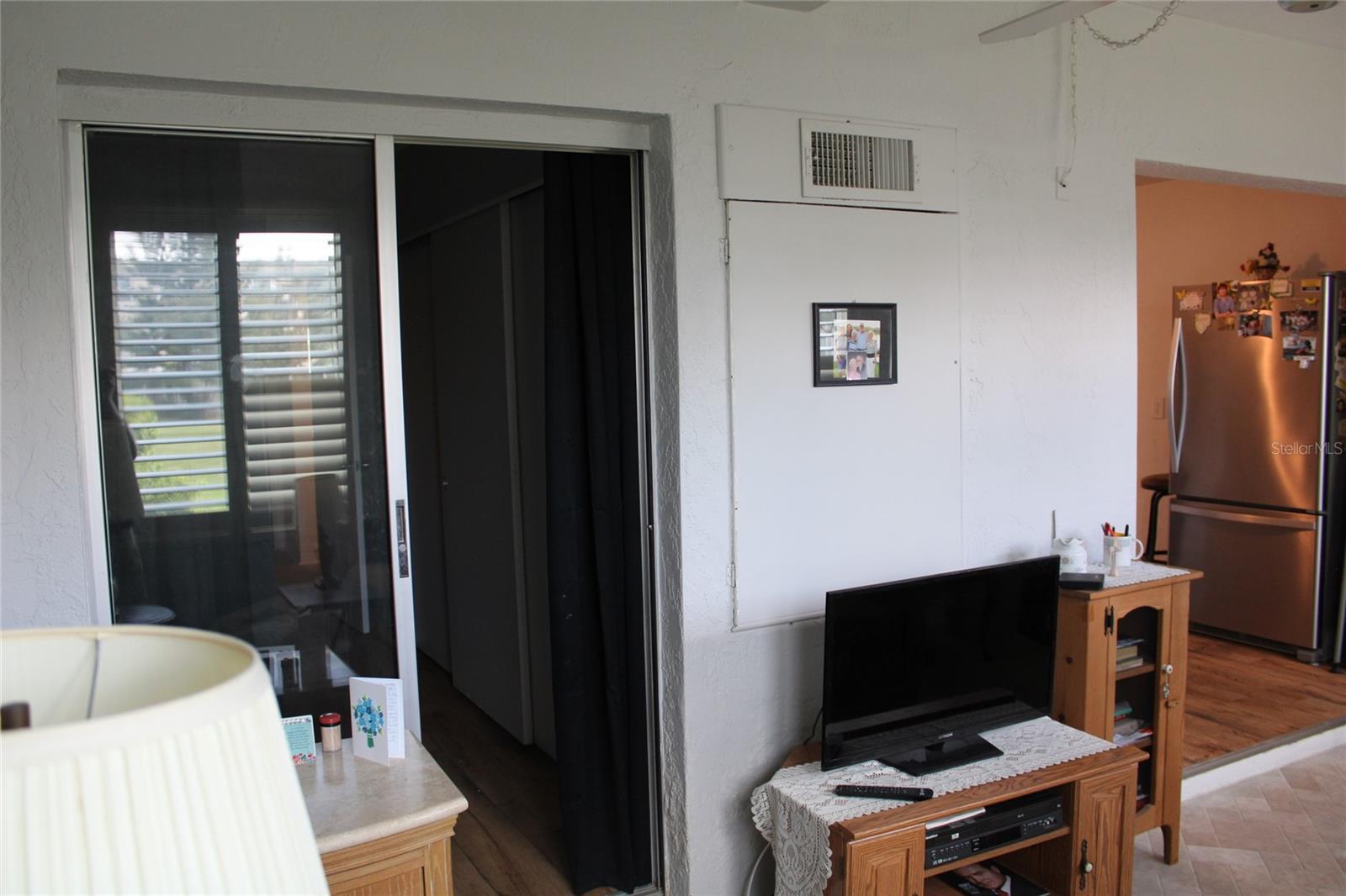 Image 21 of 42 For 2454 Australia Way E 10