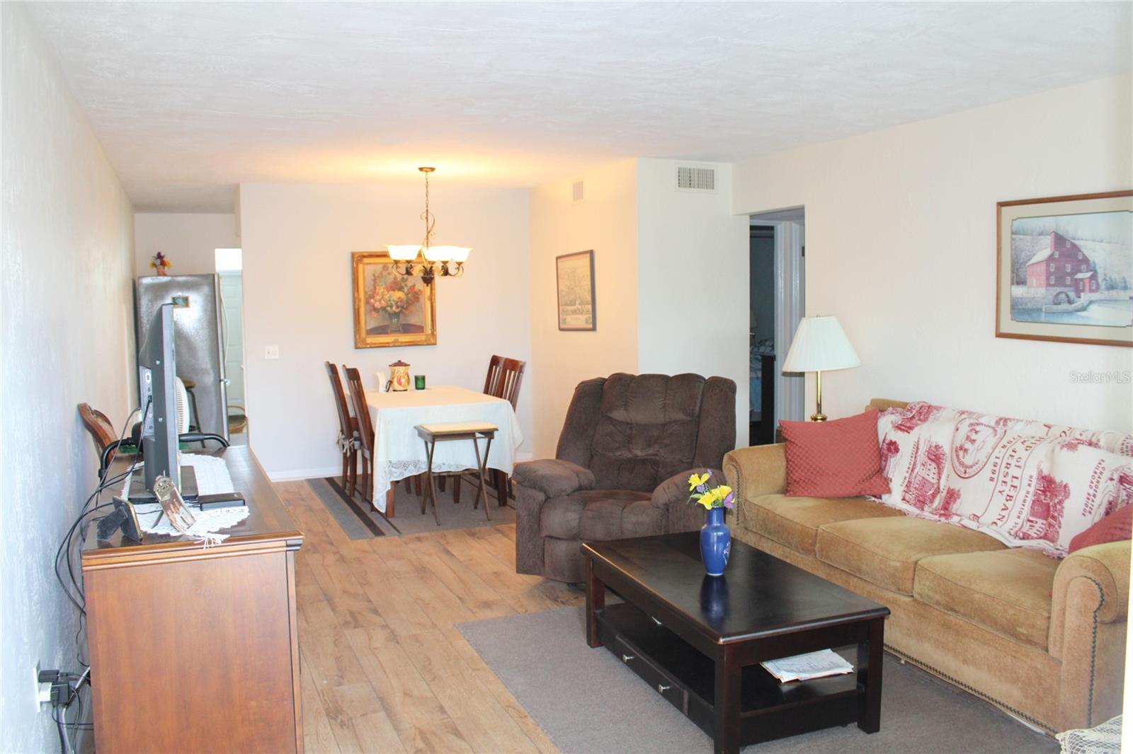 Image 3 of 42 For 2454 Australia Way E 10