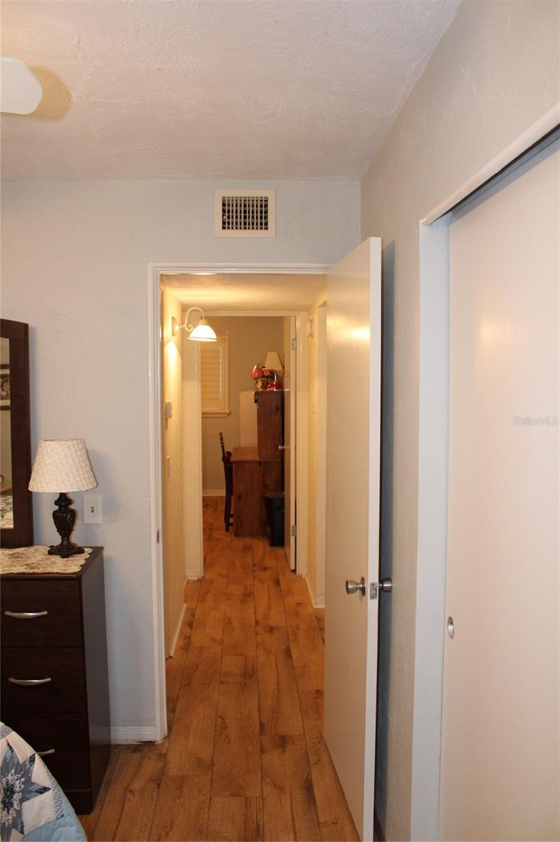 Image 30 of 42 For 2454 Australia Way E 10