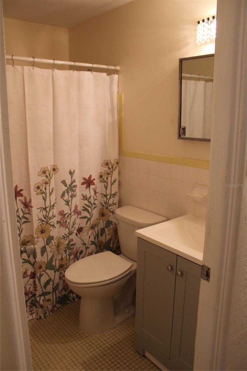 Image 33 of 42 For 2454 Australia Way E 10