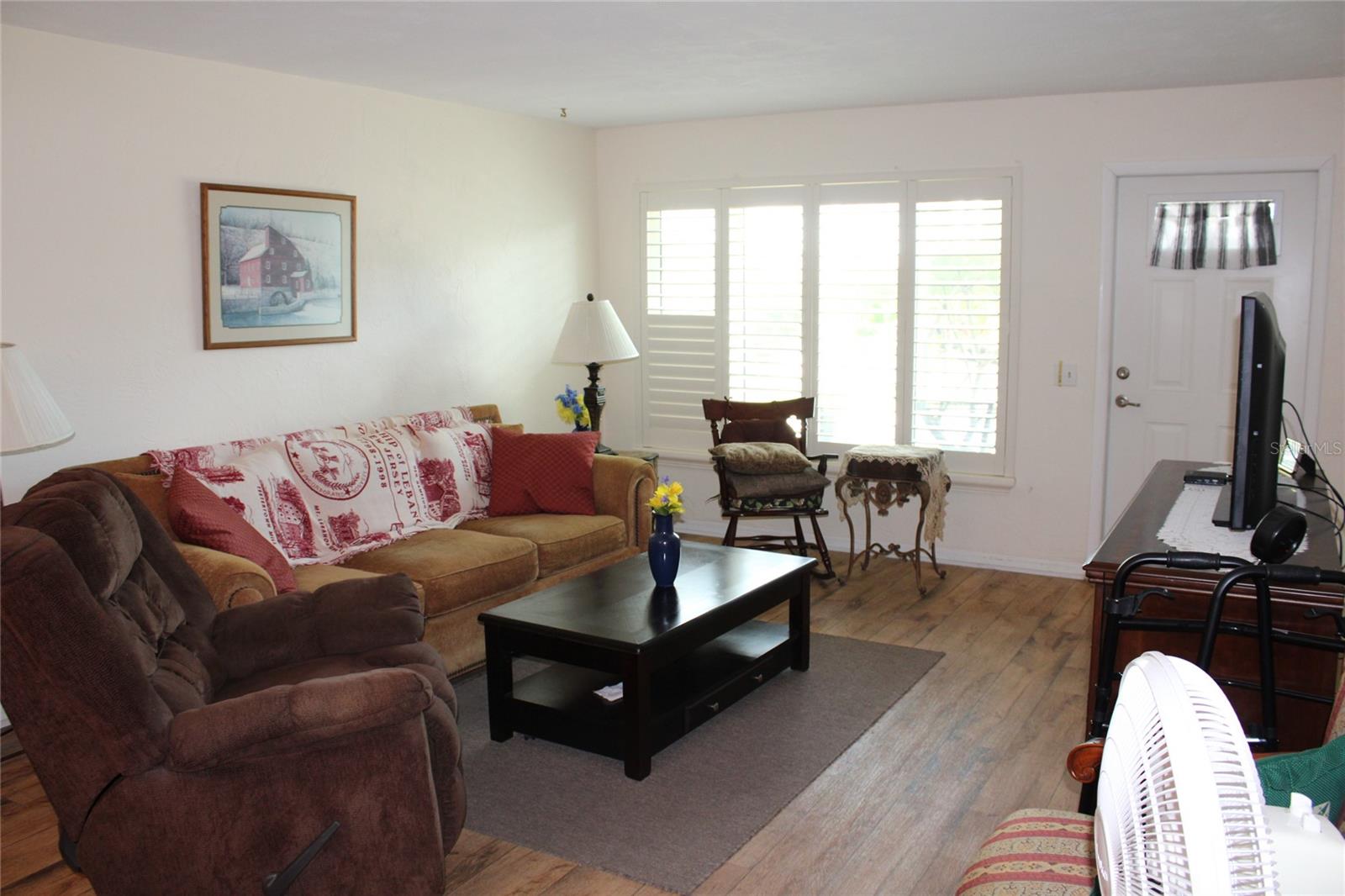 Image 6 of 42 For 2454 Australia Way E 10
