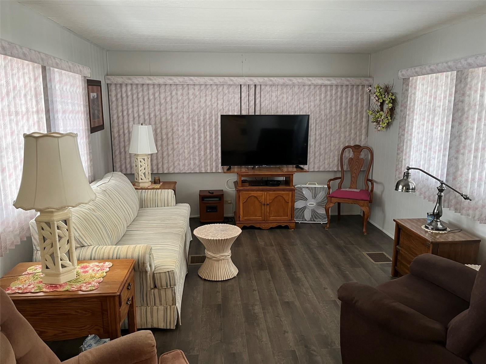 Image 7 of 15 For 1040 Main Street 192