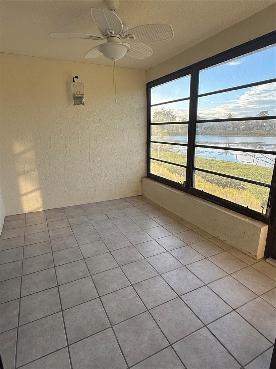 Listing photo id 13 for 9151 Lingrove Road