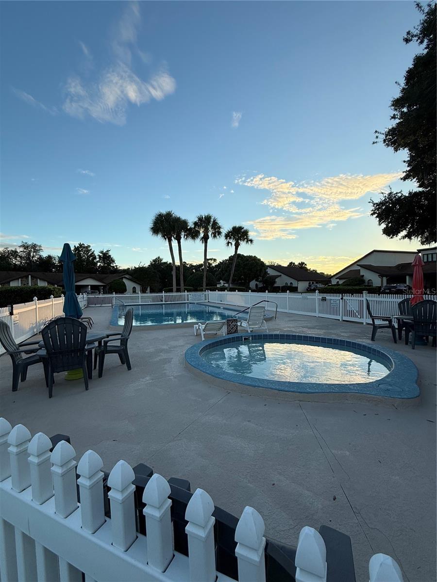 Listing photo id 16 for 9151 Lingrove Road