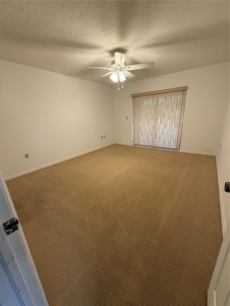 Listing photo id 5 for 9151 Lingrove Road