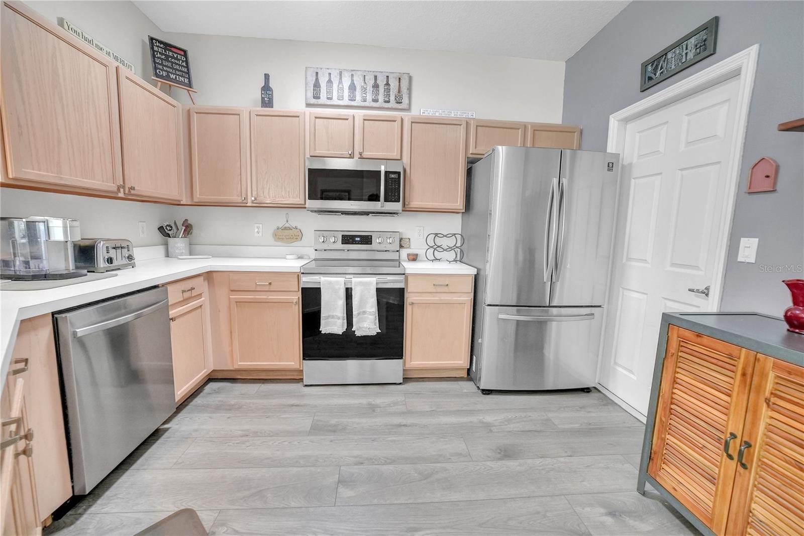 Image 13 of 41 For 20922 Jaffa Lane