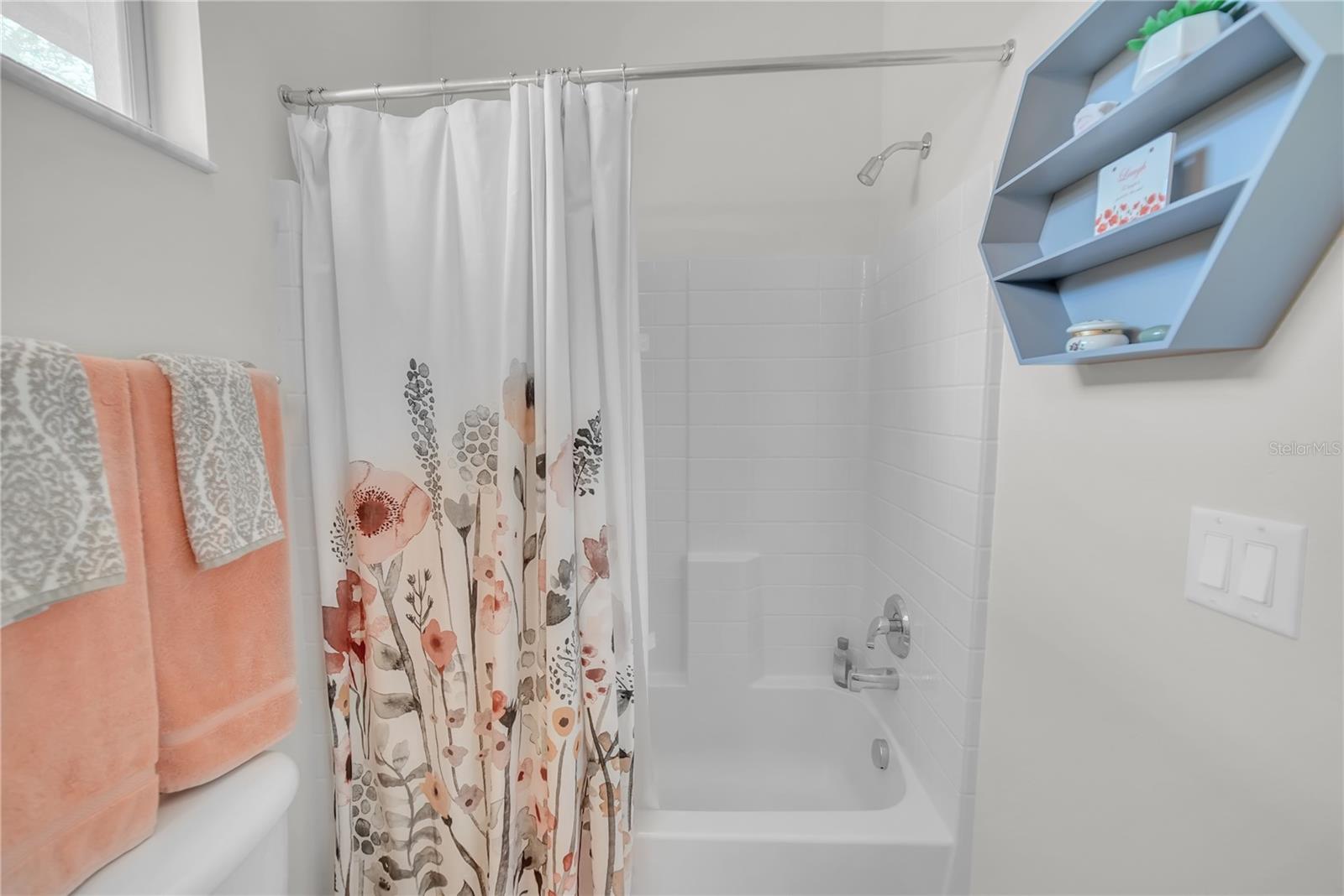 Image 26 of 41 For 20922 Jaffa Lane