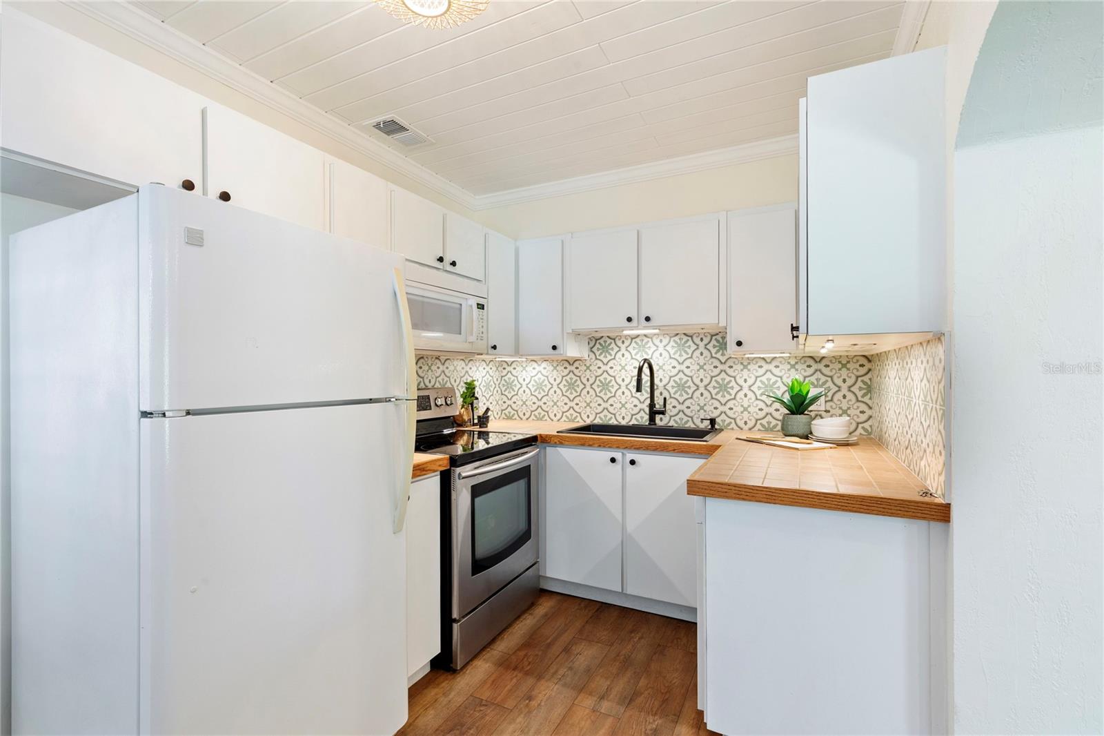 Image 12 of 42 For 3598 63rd Street N