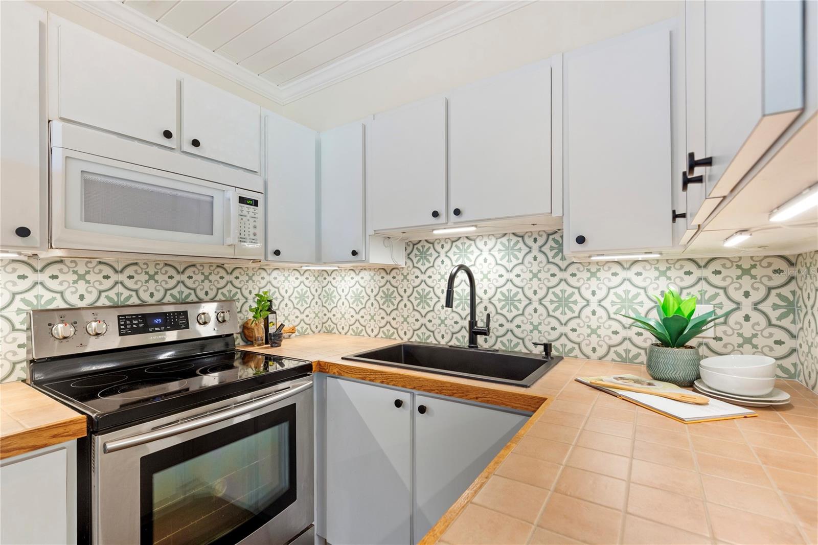 Image 13 of 42 For 3598 63rd Street N