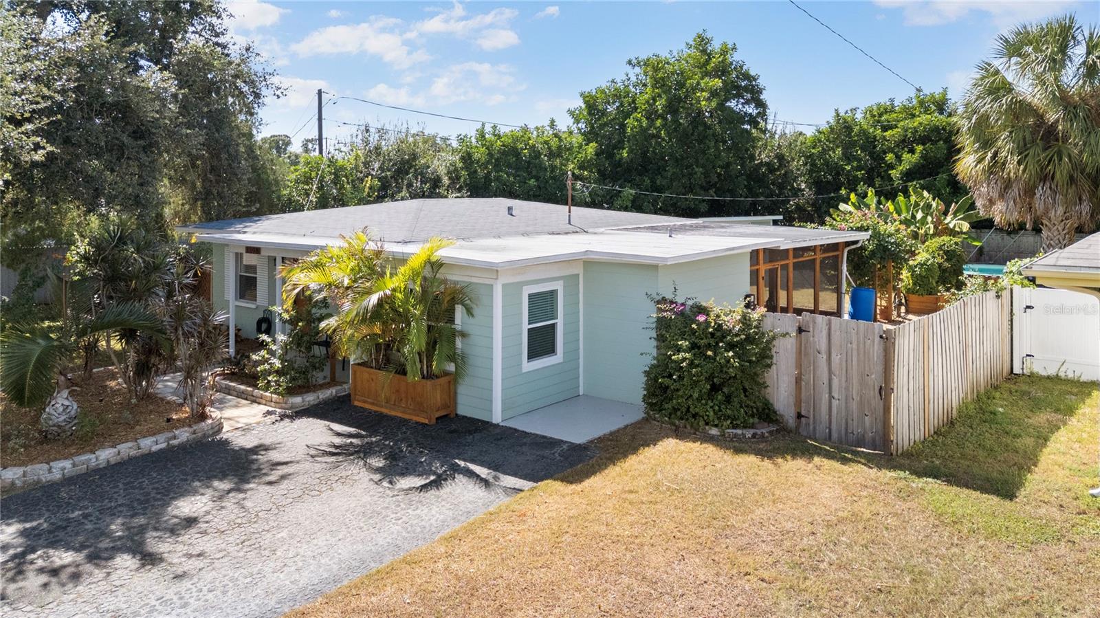 Image 4 of 42 For 3598 63rd Street N