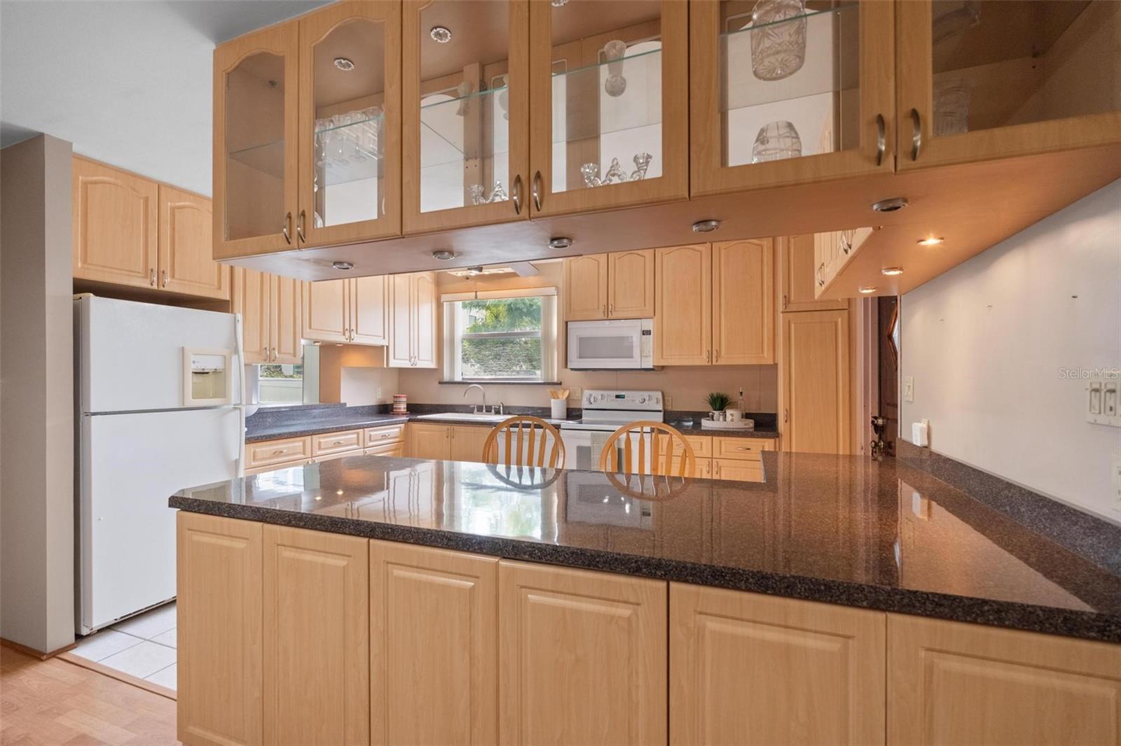 Listing photo id 15 for 1520 Richard Avenue