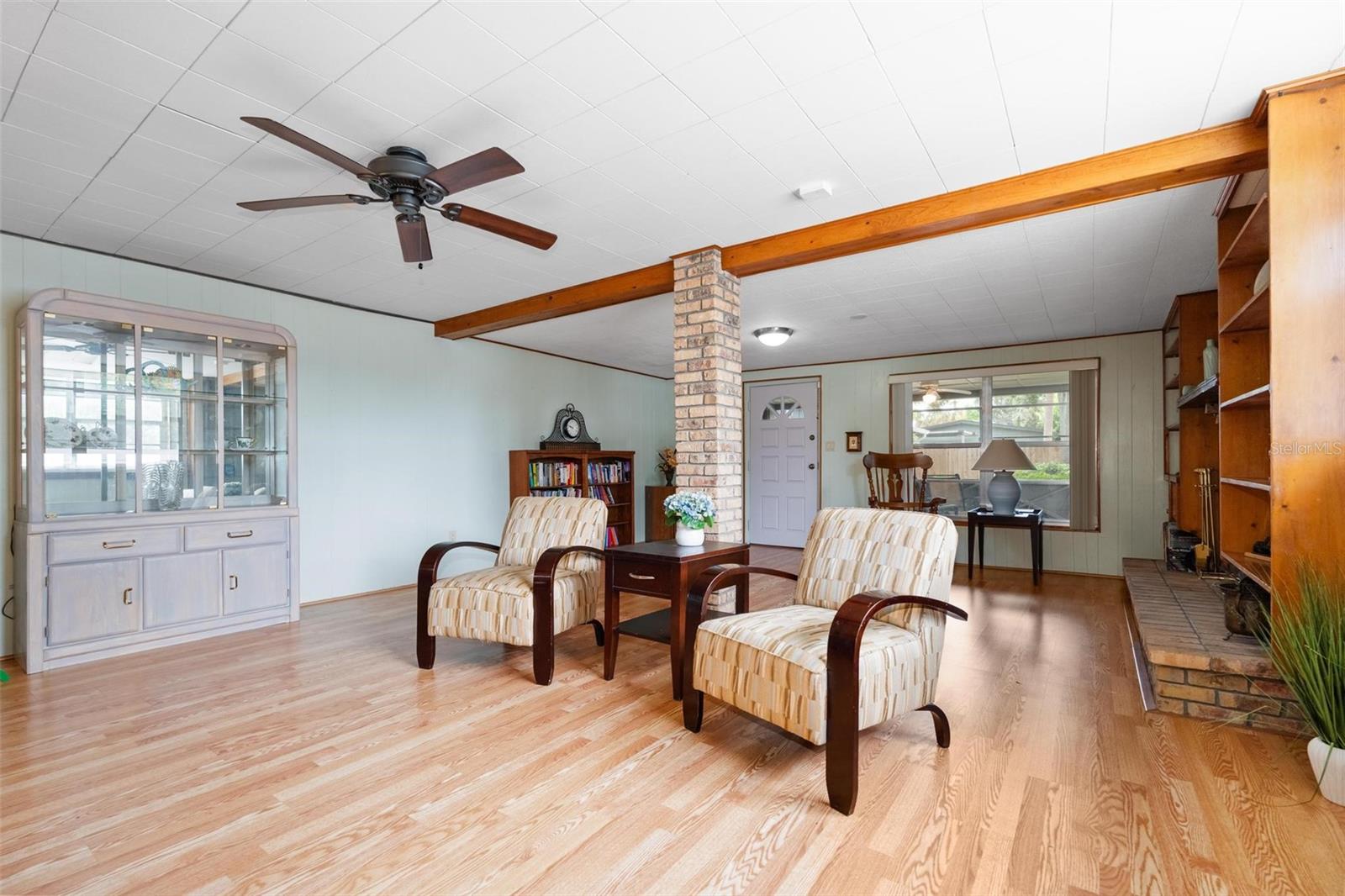 Listing photo id 17 for 1520 Richard Avenue