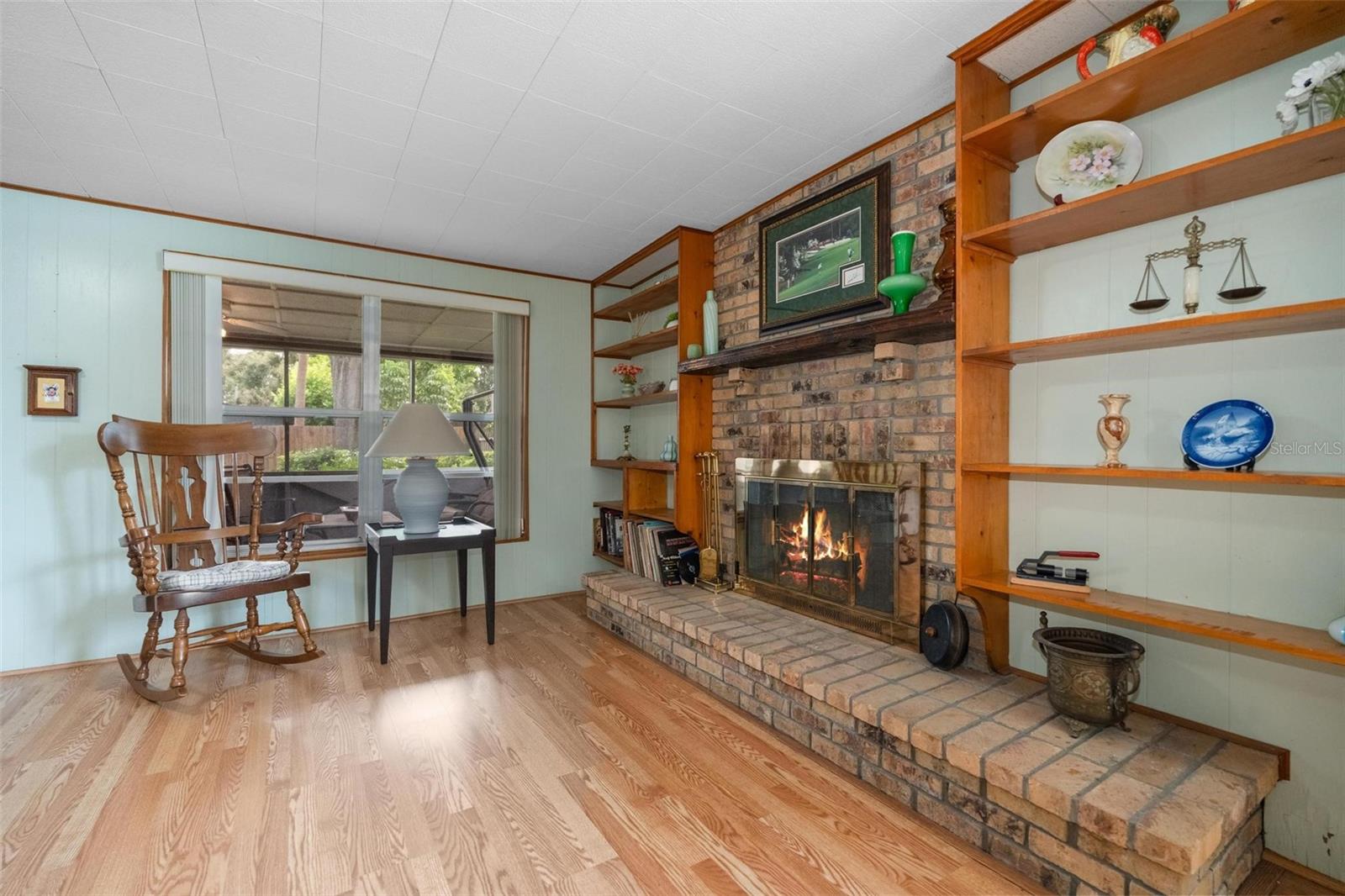 Listing photo id 20 for 1520 Richard Avenue