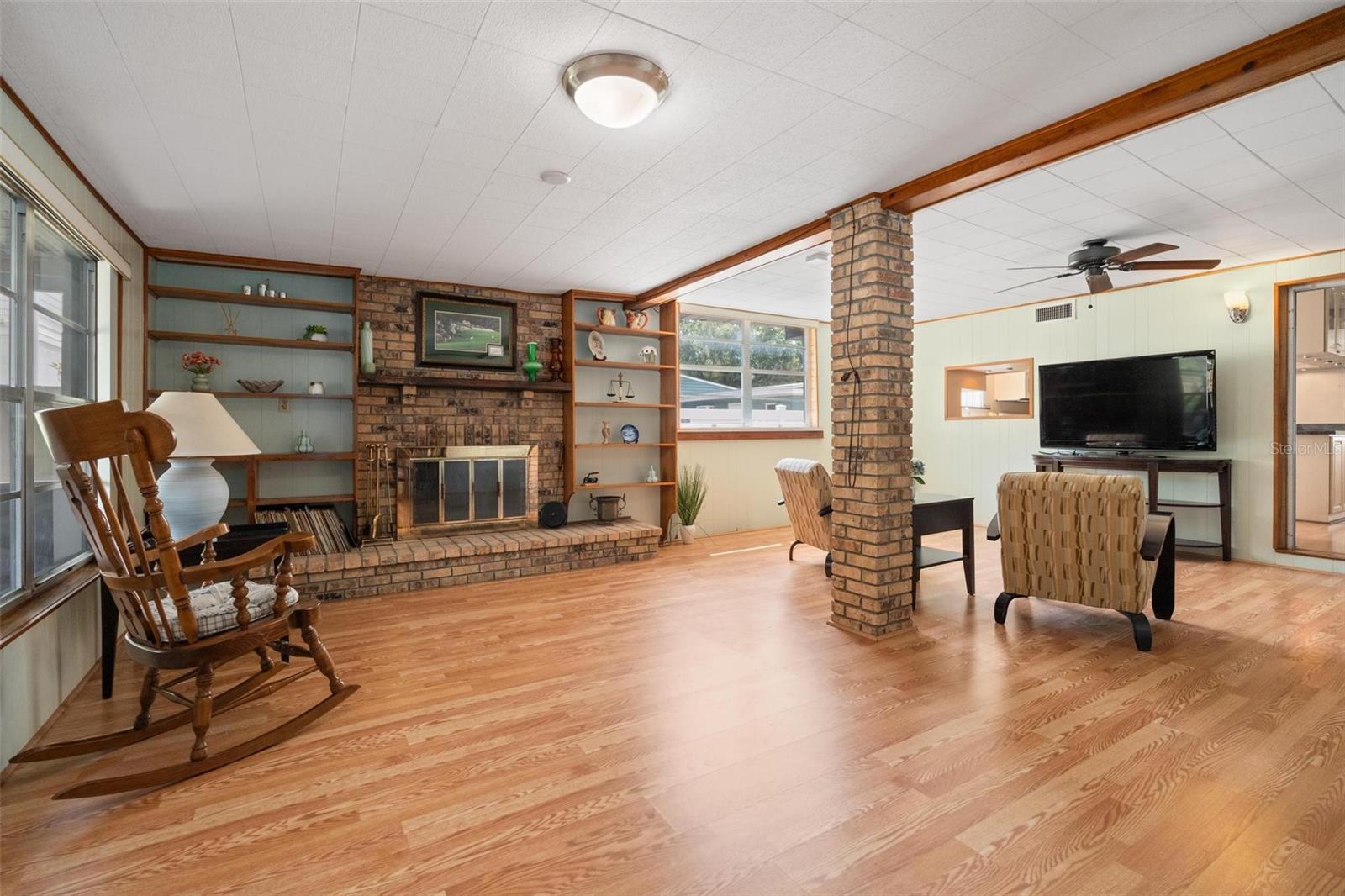 Listing photo id 22 for 1520 Richard Avenue