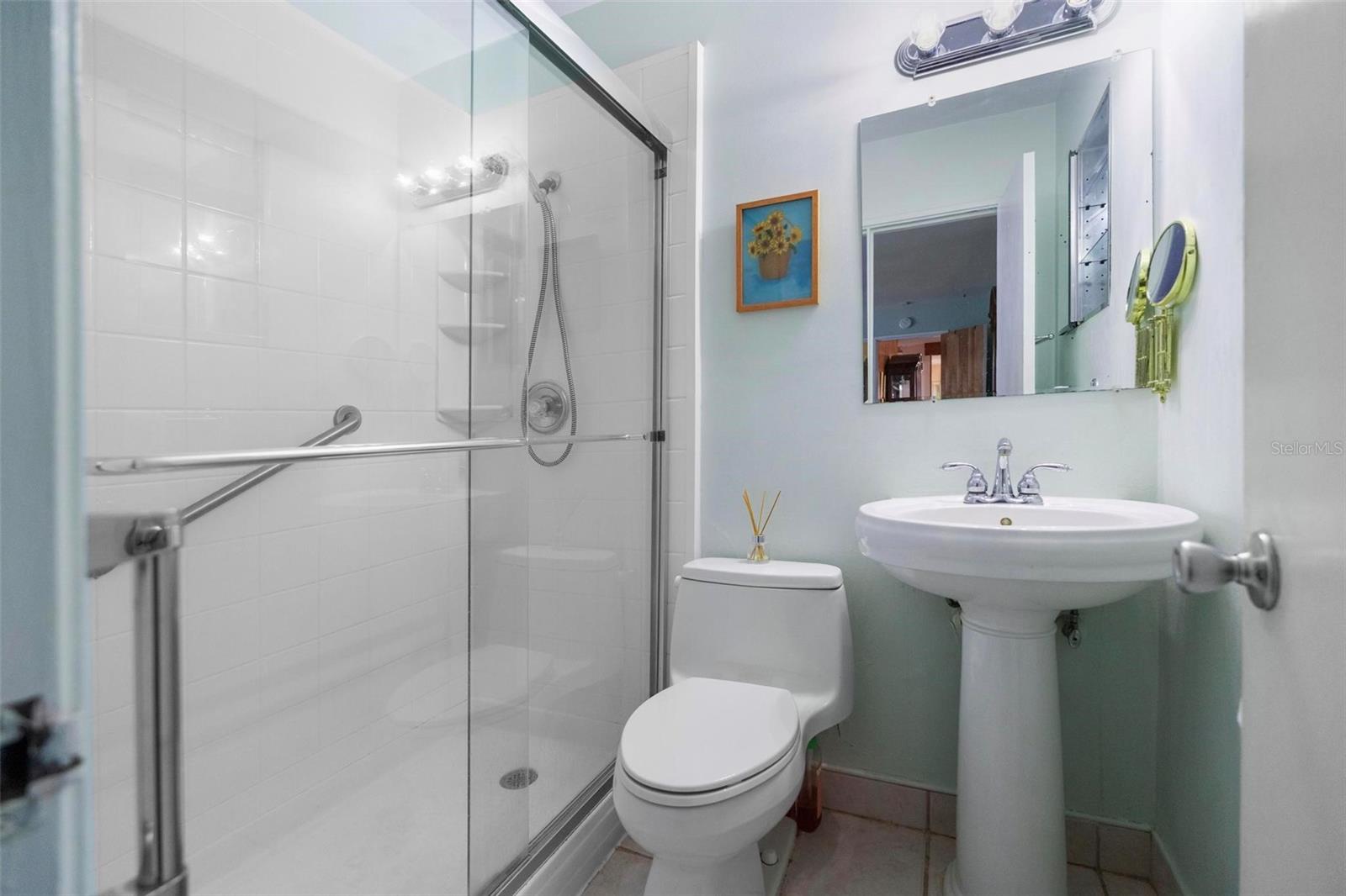 Listing photo id 27 for 1520 Richard Avenue