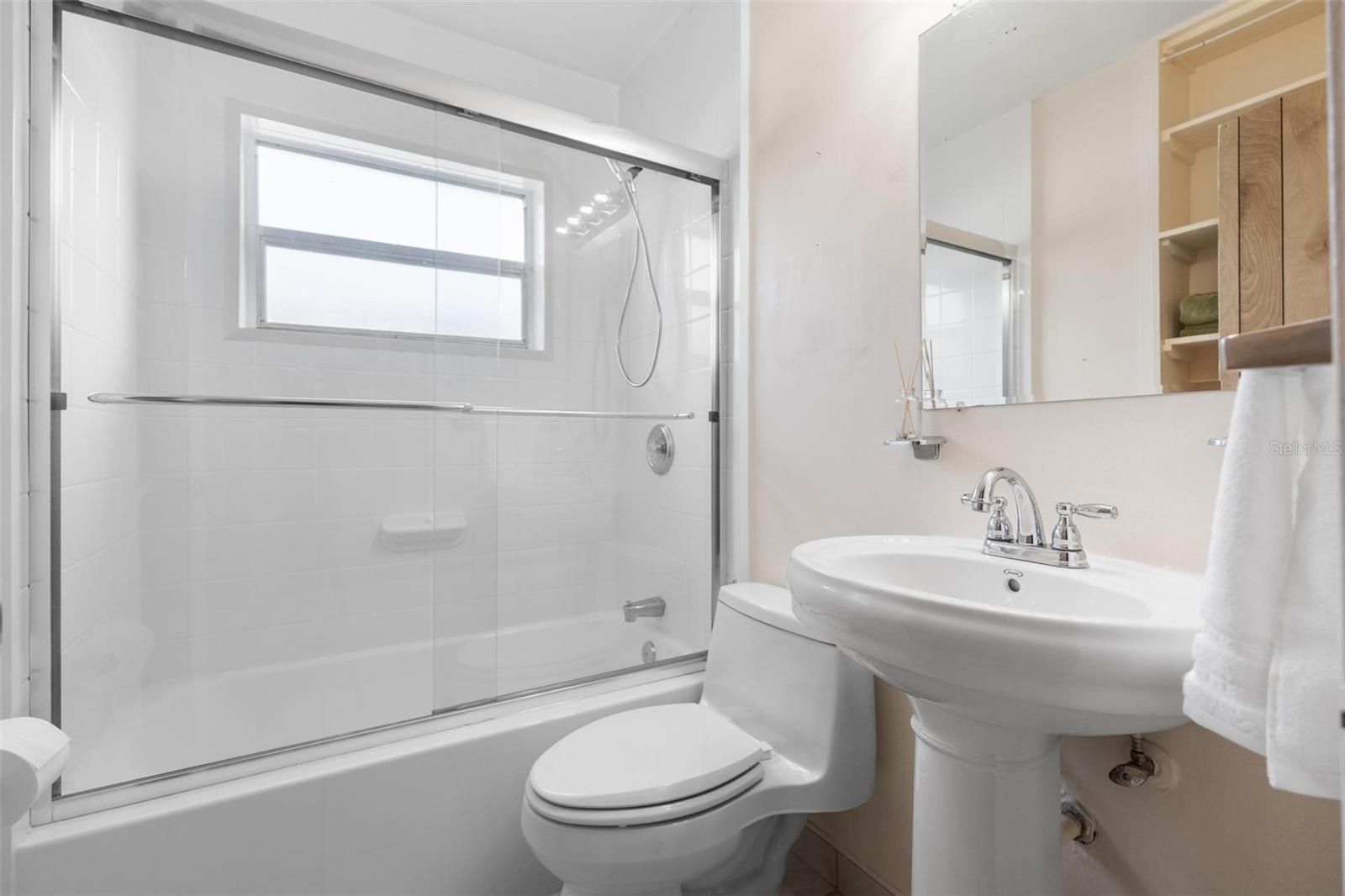 Listing photo id 30 for 1520 Richard Avenue