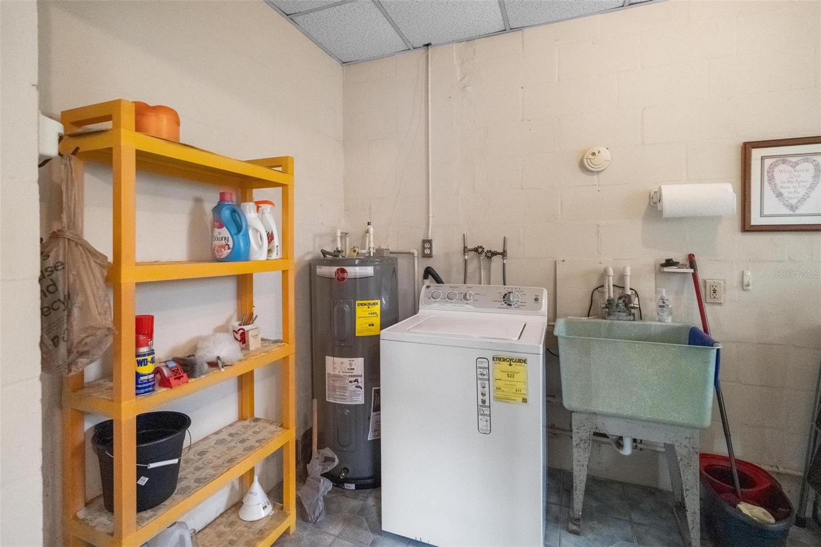 Listing photo id 35 for 1520 Richard Avenue