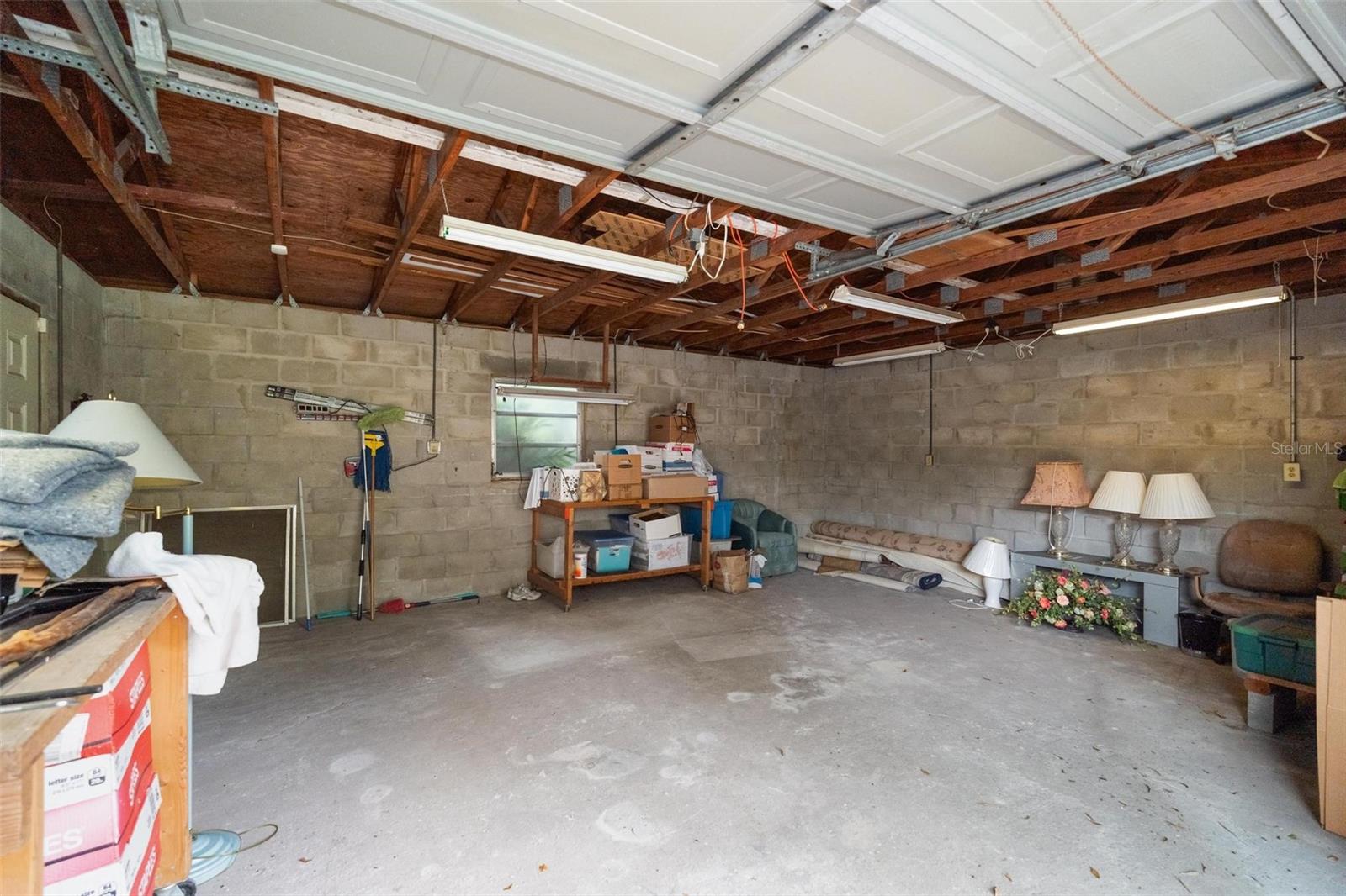 Listing photo id 40 for 1520 Richard Avenue