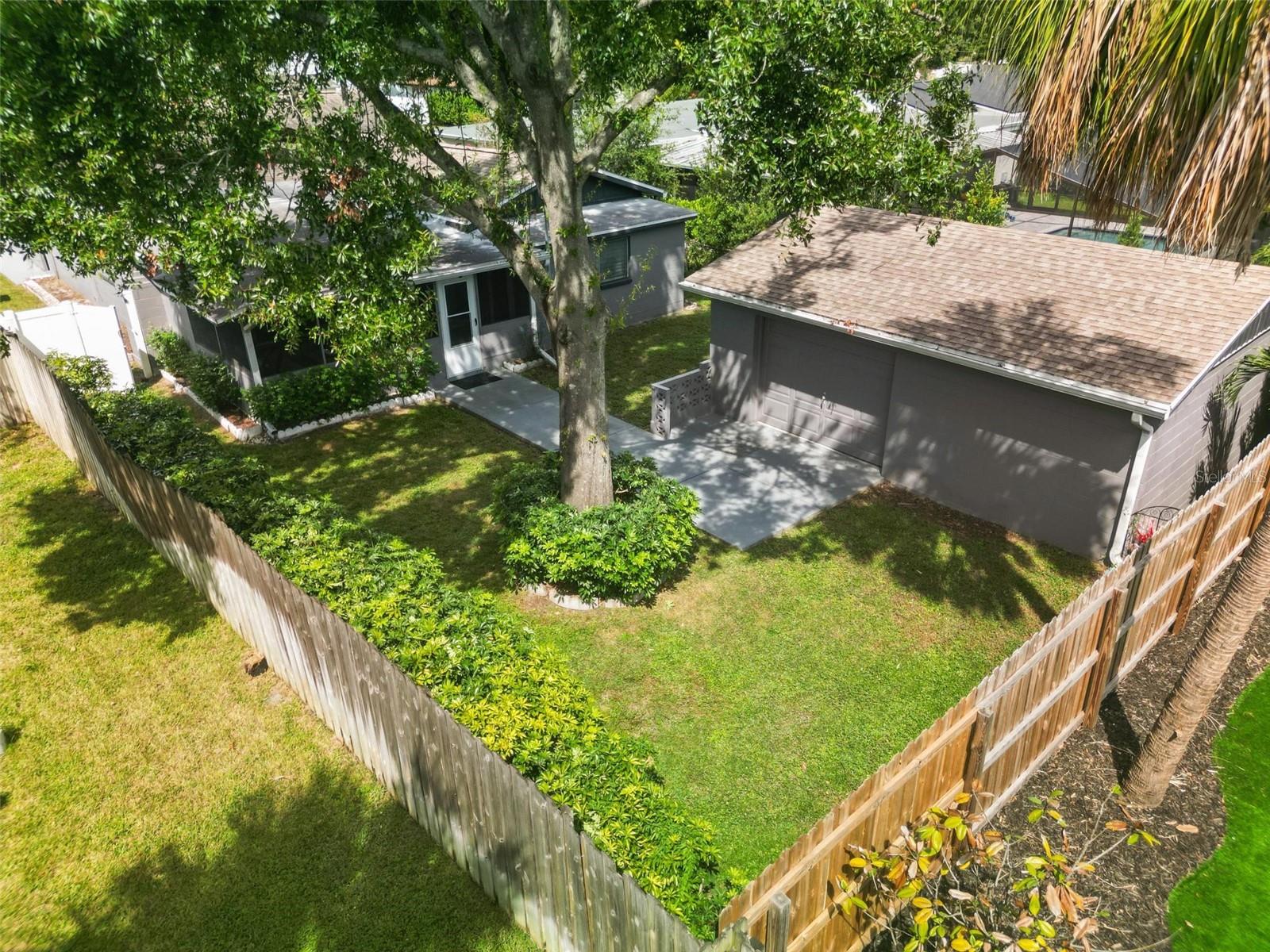 Listing photo id 41 for 1520 Richard Avenue