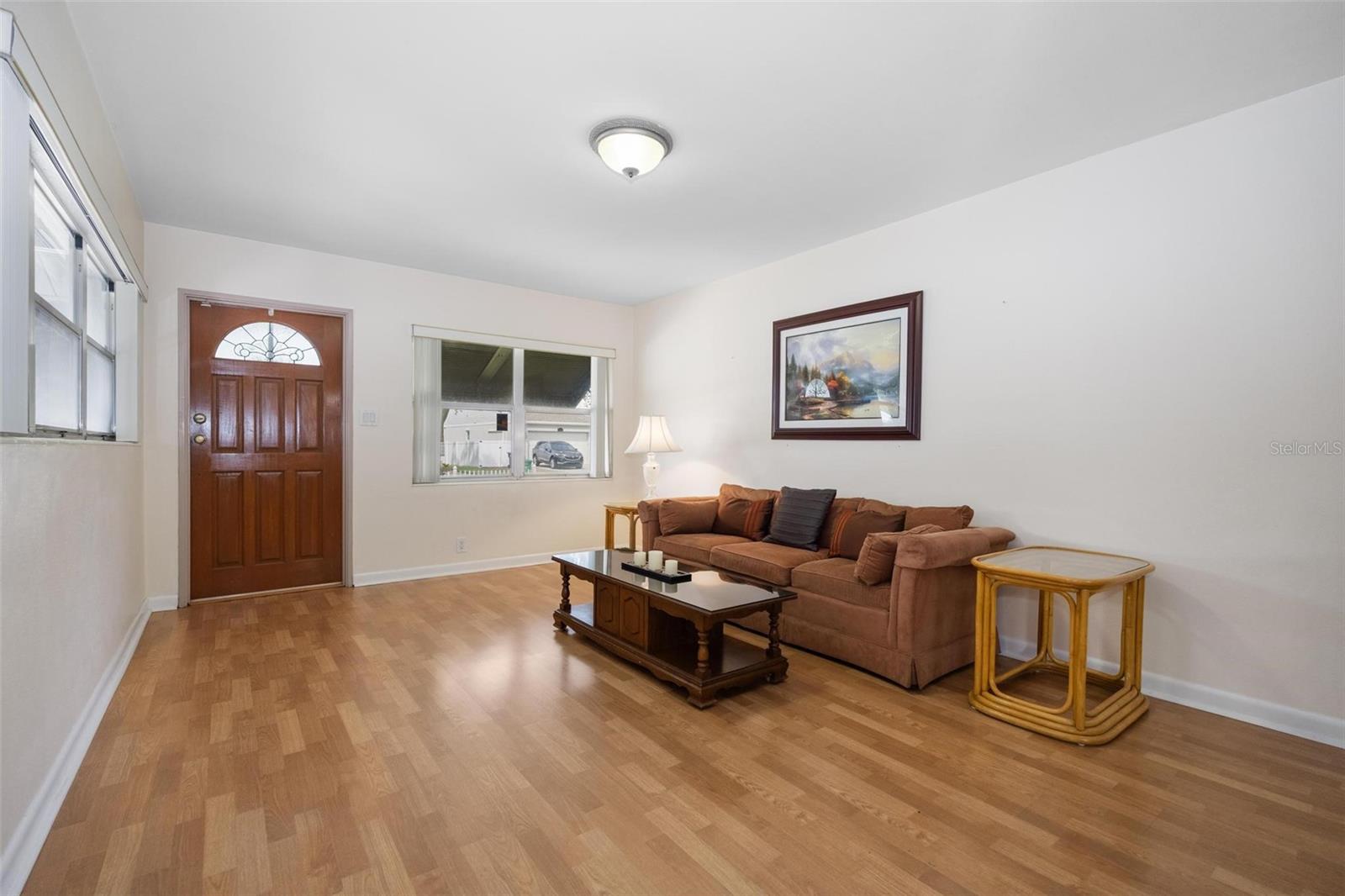 Listing photo id 6 for 1520 Richard Avenue