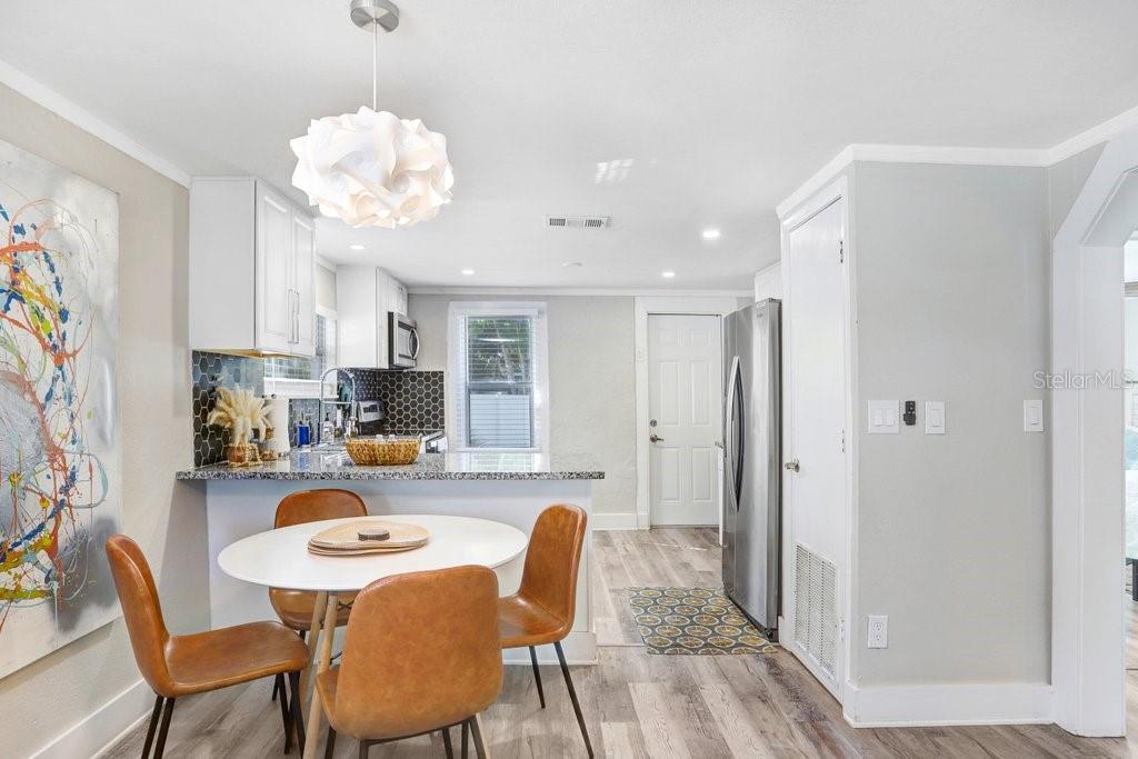 Image 6 of 19 For 1811 Palifox Street