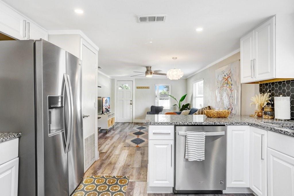 Image 9 of 19 For 1811 Palifox Street