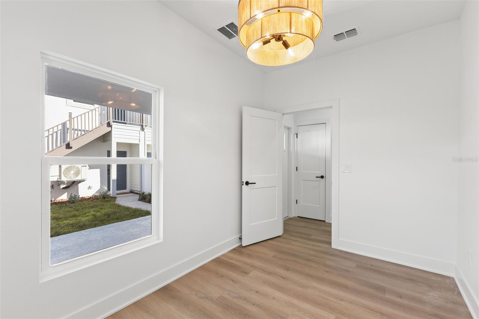 Image 12 of 34 For 2525 13th Avenue N