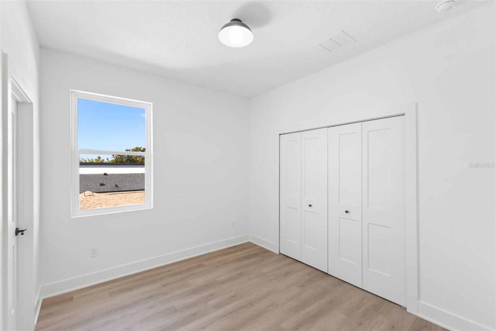 Image 21 of 34 For 2525 13th Avenue N