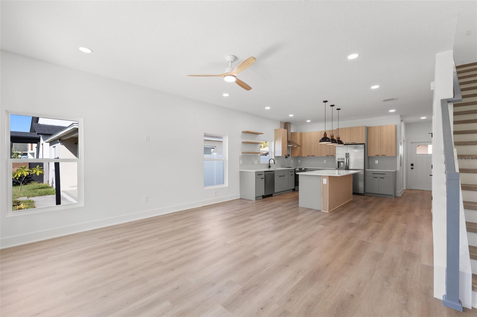 Image 3 of 34 For 2525 13th Avenue N