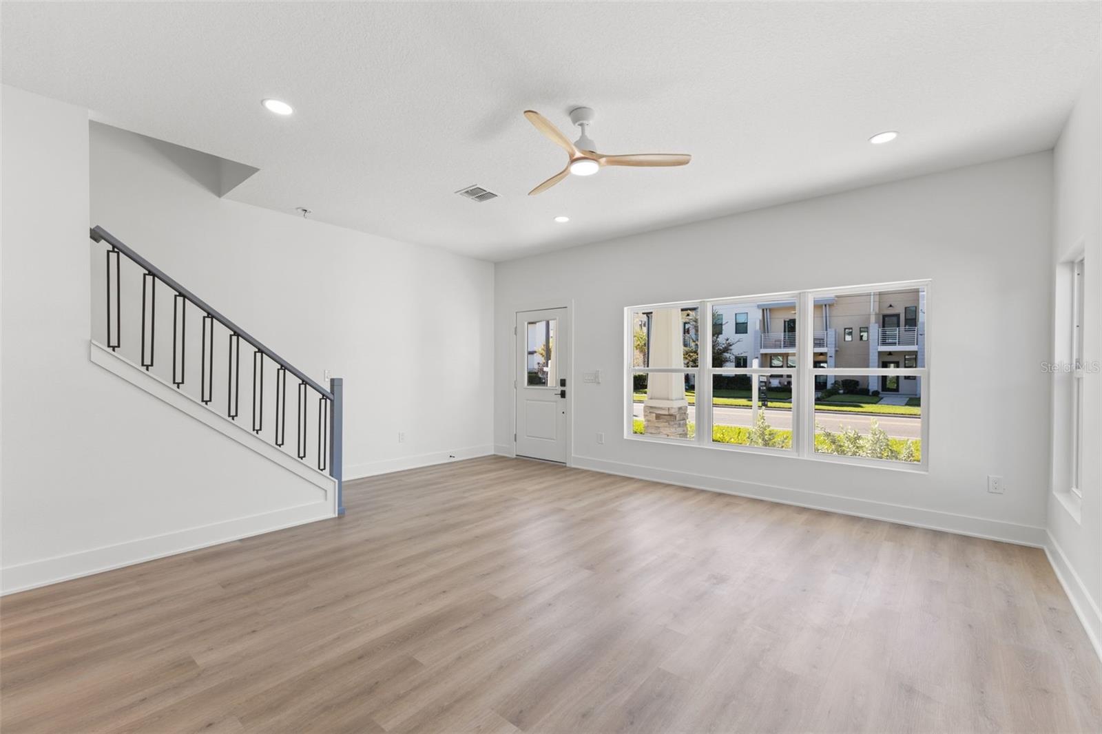 Image 5 of 34 For 2525 13th Avenue N