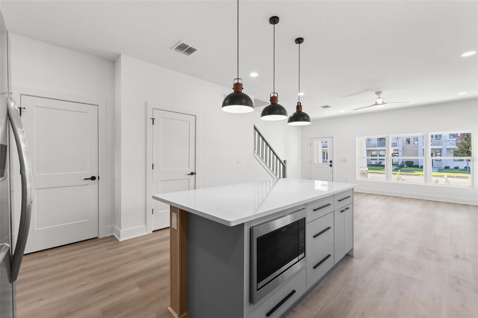 Image 9 of 34 For 2525 13th Avenue N