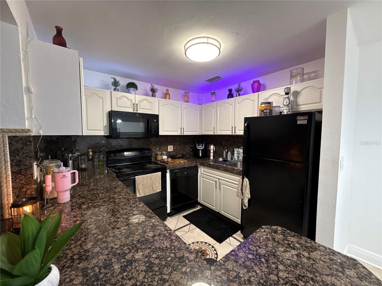 Listing photo id 6 for 5217 Pine Mill Court 32
