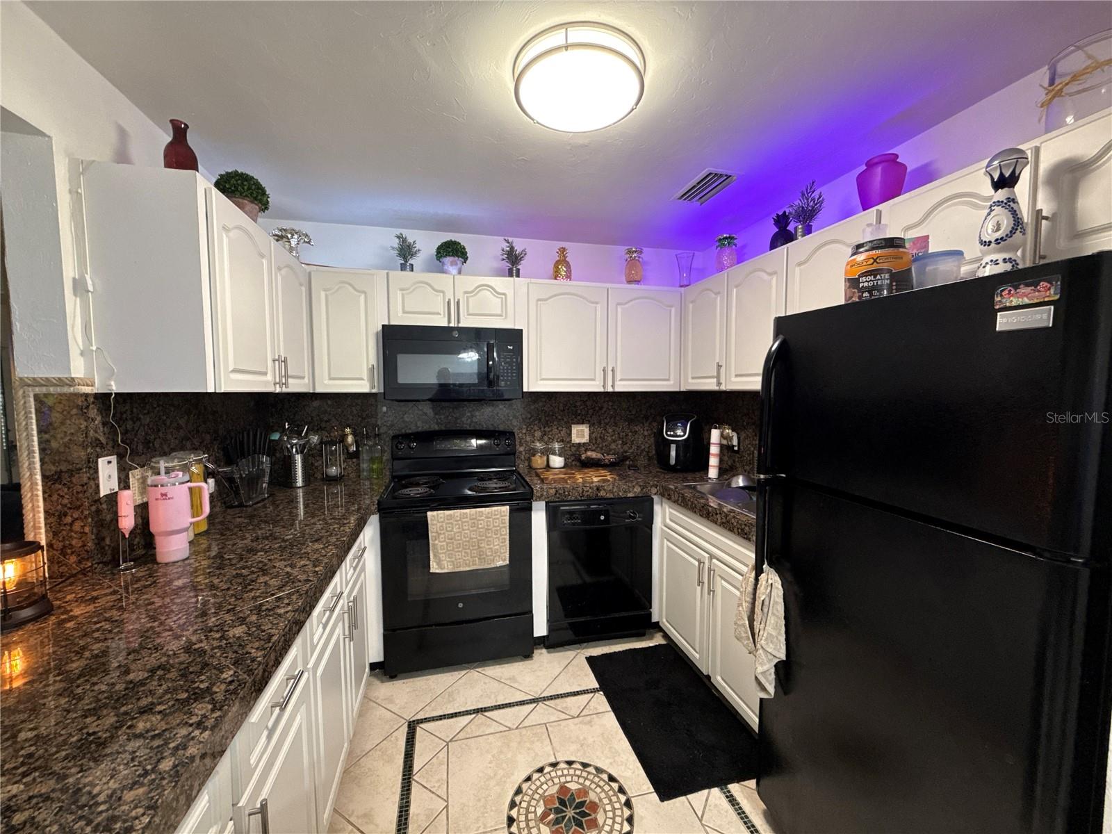 Listing photo id 7 for 5217 Pine Mill Court 32