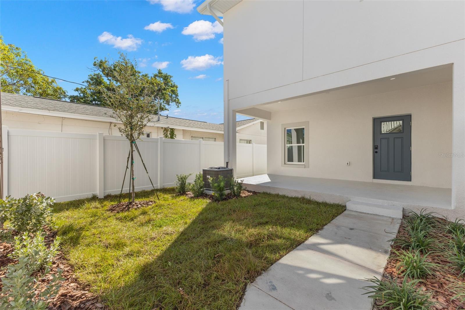 Image 15 of 36 For 2523 13th Avenue N