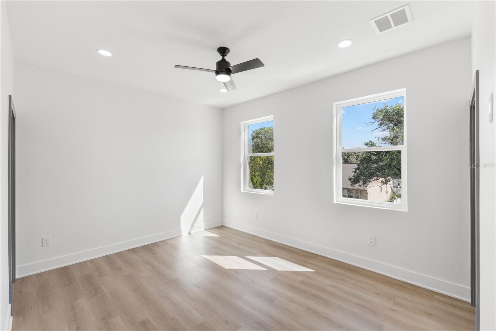 Image 16 of 36 For 2523 13th Avenue N