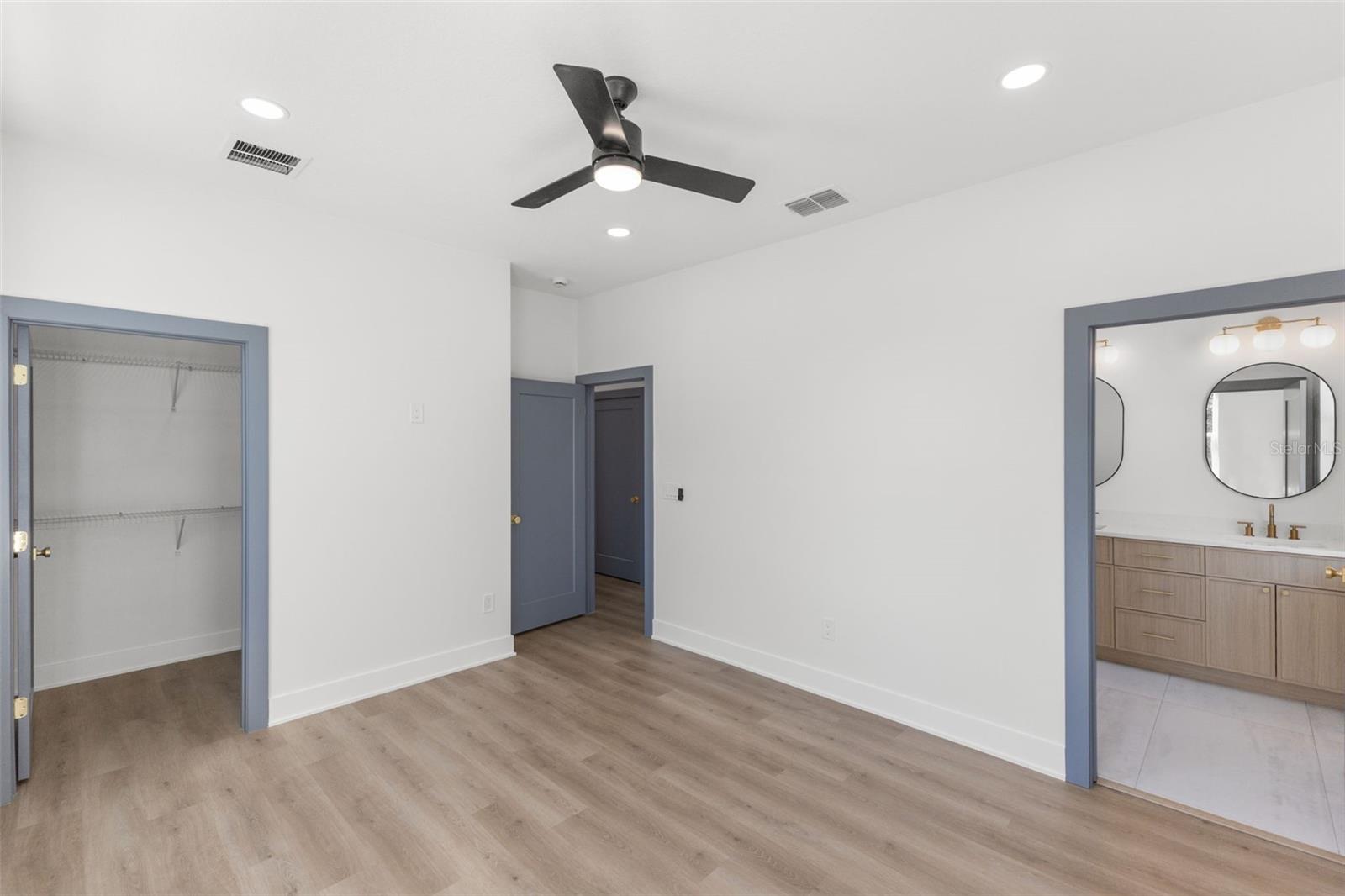 Image 18 of 36 For 2523 13th Avenue N